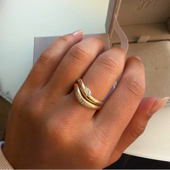 Elegant Gold and Silver Women's Ring Set - Picture 1 of 7